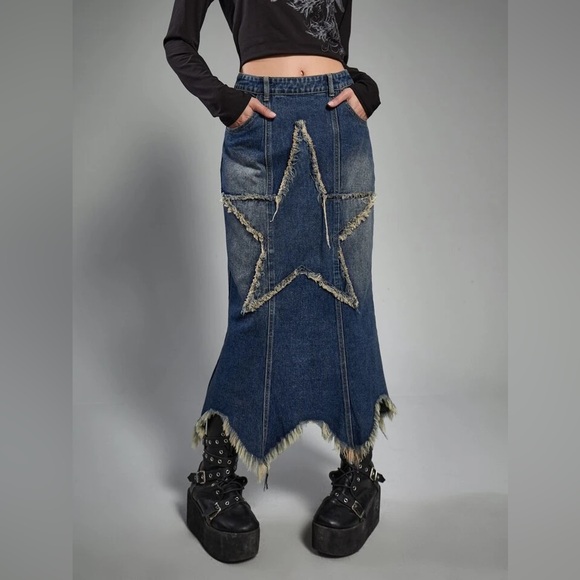 ROMWE Dresses & Skirts - Romwe western country Punk Star Pattern Raw Hem Slant Pocket Denim skirt